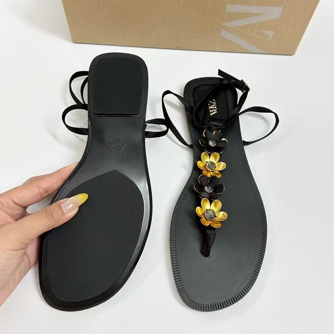 Bellona Thick-Soled Fashion Flip-Flops – Summer Beach Flat Sandals (Black)